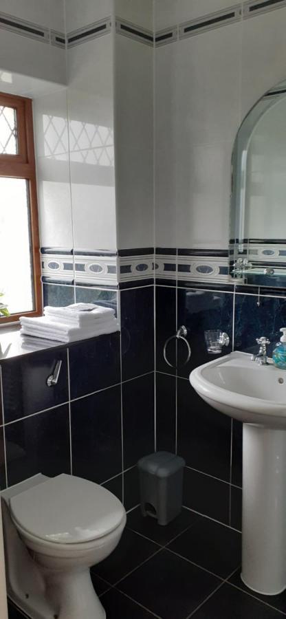 את'לון Alverna House B&B מראה חיצוני תמונה